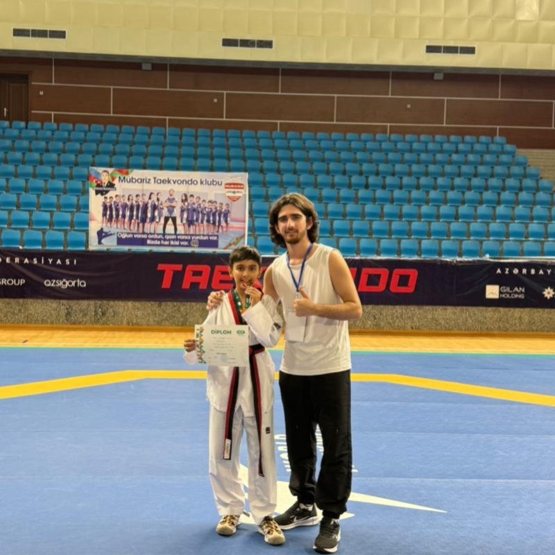 “Müəllim idmançı döyüşçü, şagird qalib” – Masallılı gəncin böyük uğuru və onu zirvəyə aparan məşqçi